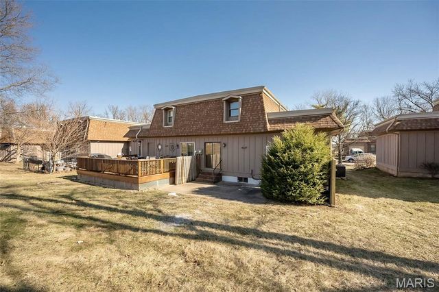 2325 Charlemagne Drive, Maryland Heights, MO 63043