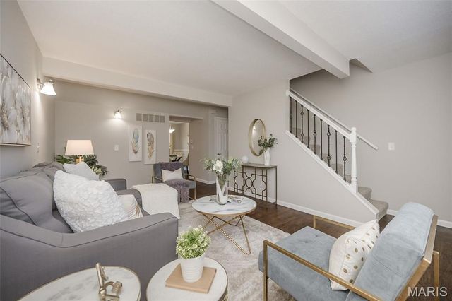 2325 Charlemagne Drive, Maryland Heights, MO 63043