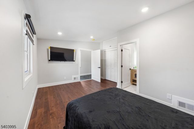 207 Post Ave, Lyndhurst Twp., NJ 07071