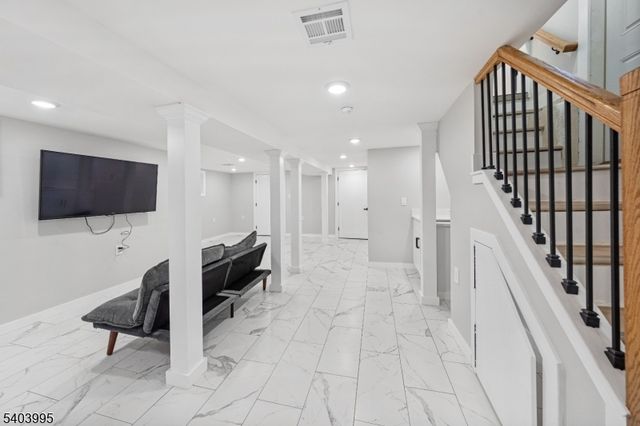 207 Post Ave, Lyndhurst Twp., NJ 07071