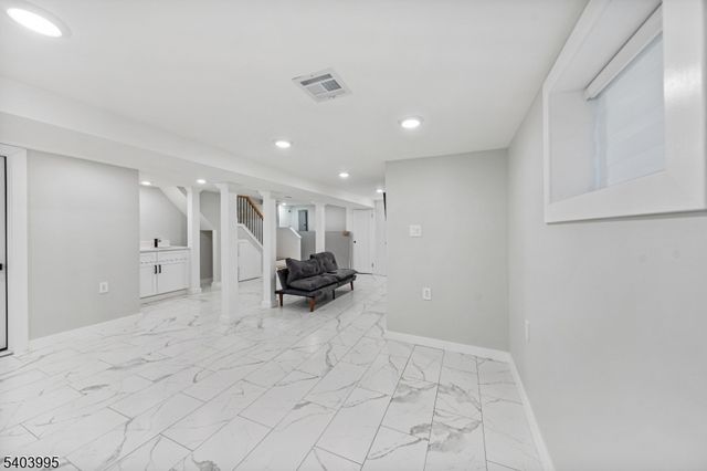 207 Post Ave, Lyndhurst Twp., NJ 07071