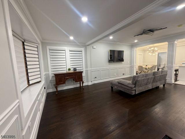 207 Post Ave, Lyndhurst Twp., NJ 07071