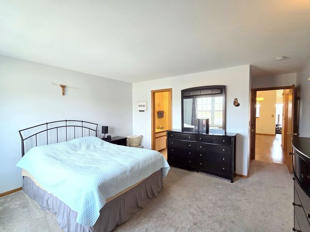 745 W Streamwood Boulevard B, Streamwood, IL 60107