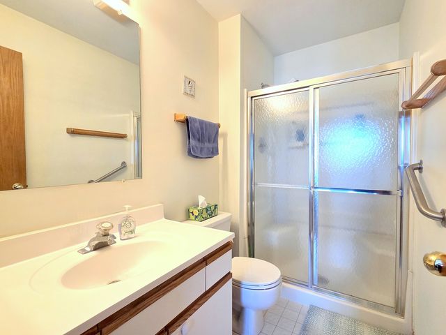 745 W Streamwood Boulevard B, Streamwood, IL 60107