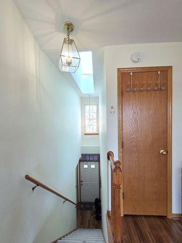 745 W Streamwood Boulevard B, Streamwood, IL 60107