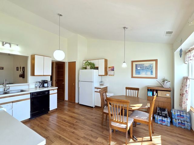 745 W Streamwood Boulevard B, Streamwood, IL 60107