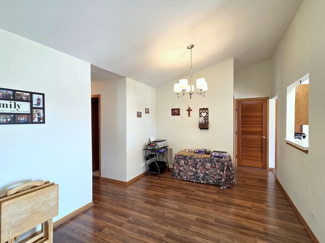 745 W Streamwood Boulevard B, Streamwood, IL 60107