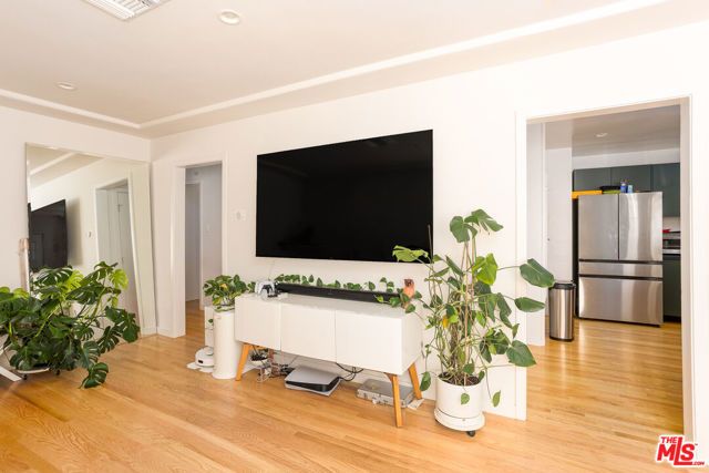 11322 Bessemer Street, North Hollywood (los Angeles), CA 91606