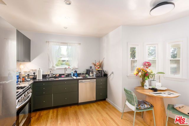 11322 Bessemer Street, North Hollywood (los Angeles), CA 91606