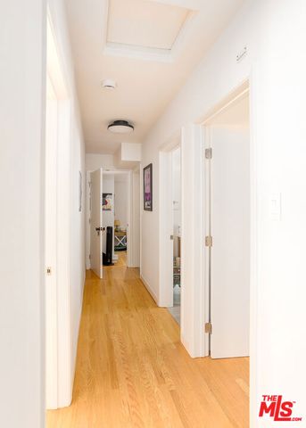 11322 Bessemer Street, North Hollywood (los Angeles), CA 91606