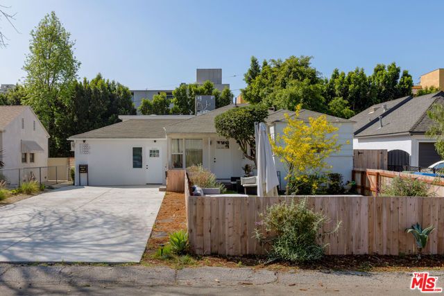 11322 Bessemer Street, North Hollywood (los Angeles), CA 91606