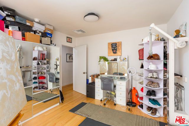 11322 Bessemer Street, North Hollywood (los Angeles), CA 91606