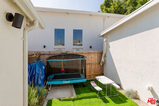 11322 Bessemer Street, North Hollywood (los Angeles), CA 91606