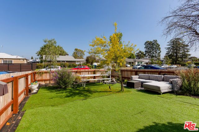 11322 Bessemer Street, North Hollywood (los Angeles), CA 91606