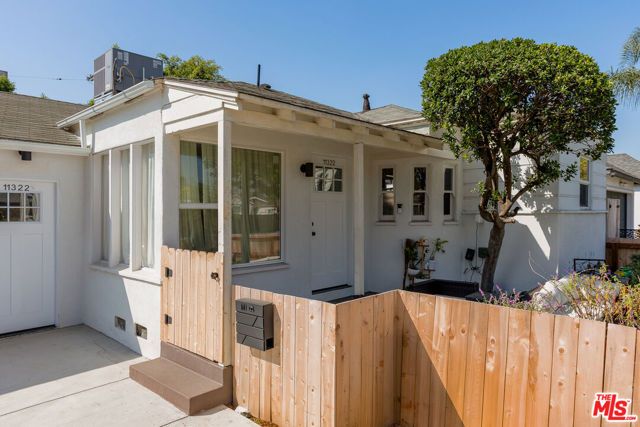 11322 Bessemer Street, North Hollywood (los Angeles), CA 91606