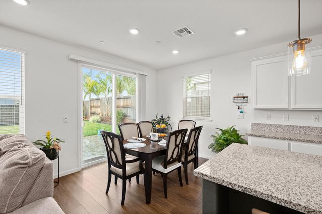 2746 Coronado Ln, Lincoln, CA 95648