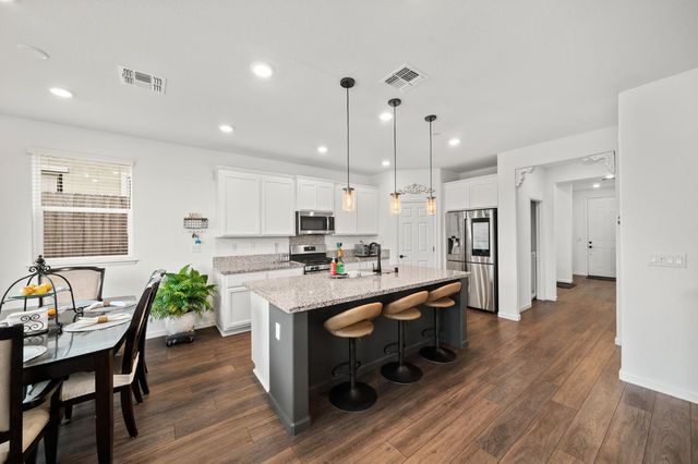 2746 Coronado Ln, Lincoln, CA 95648