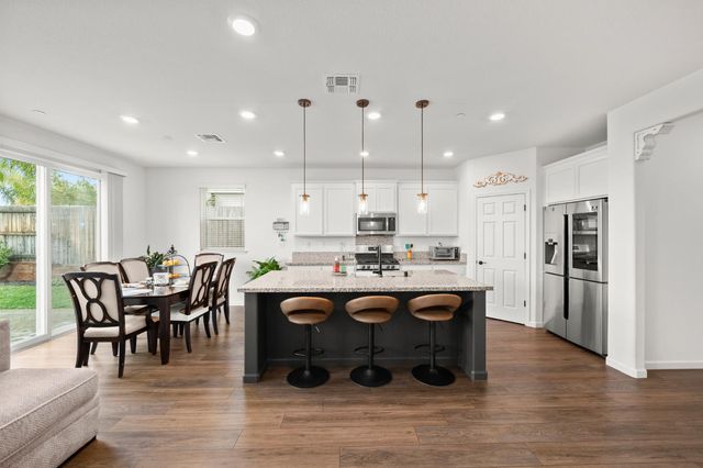 2746 Coronado Ln, Lincoln, CA 95648