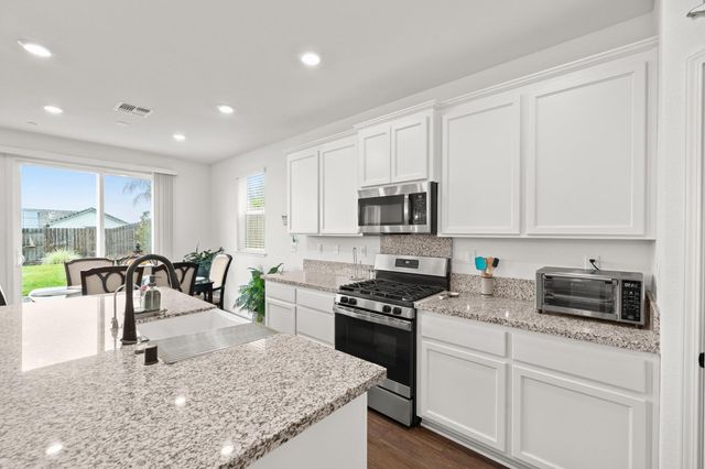 2746 Coronado Ln, Lincoln, CA 95648