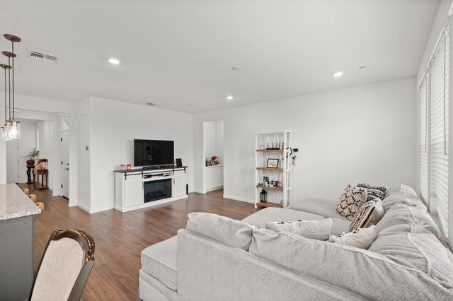 2746 Coronado Ln, Lincoln, CA 95648