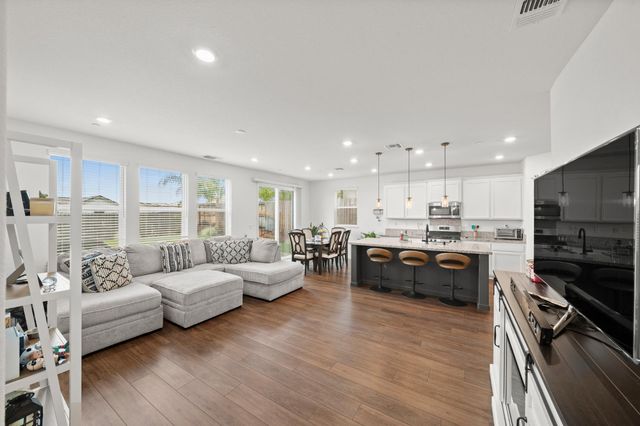 2746 Coronado Ln, Lincoln, CA 95648