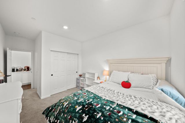 2746 Coronado Ln, Lincoln, CA 95648