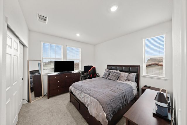 2746 Coronado Ln, Lincoln, CA 95648