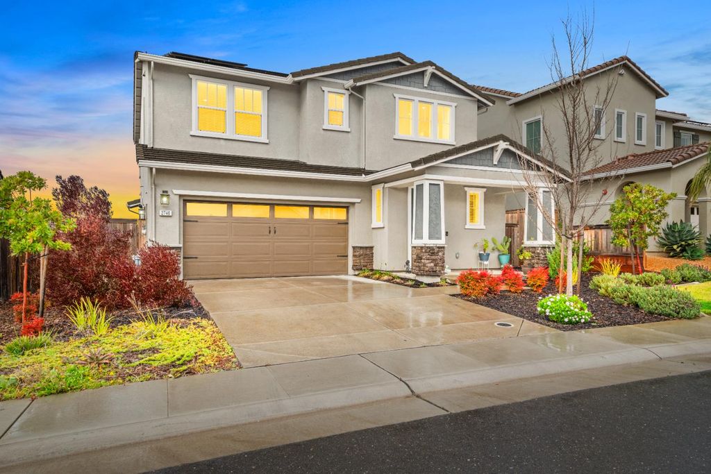 2746 Coronado Ln, Lincoln, CA 95648