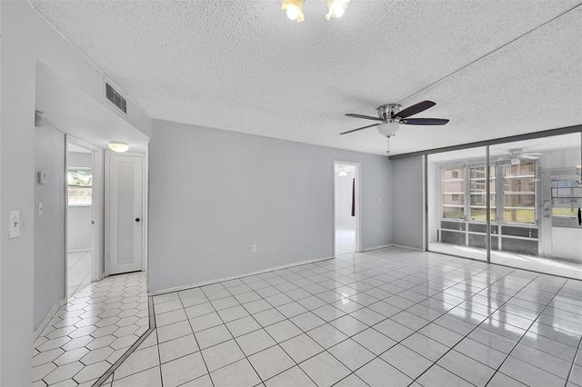 2901 Sunrise Lakes Drive 101, Sunrise, FL 33322