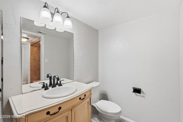 1600 N Wilmot Rd Unit 202, Tucson, AZ 85712