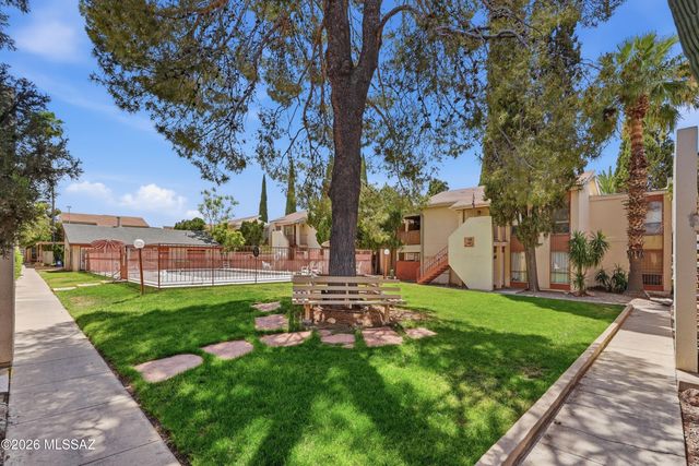 1600 N Wilmot Rd Unit 202, Tucson, AZ 85712