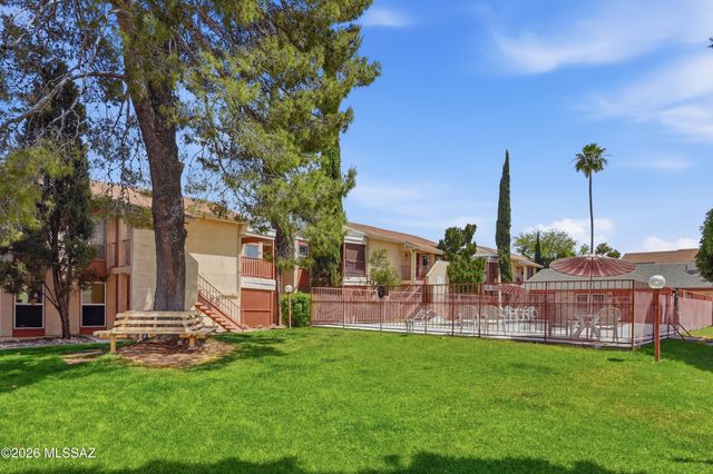 1600 N Wilmot Rd Unit 202, Tucson, AZ 85712