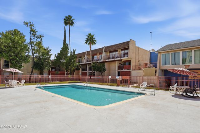 1600 N Wilmot Rd Unit 202, Tucson, AZ 85712