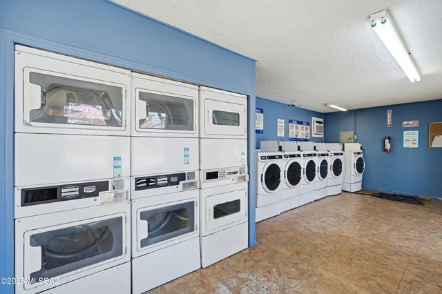 1600 N Wilmot Rd Unit 202, Tucson, AZ 85712