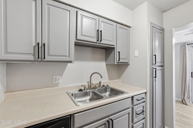 1600 N Wilmot Rd Unit 202, Tucson, AZ 85712