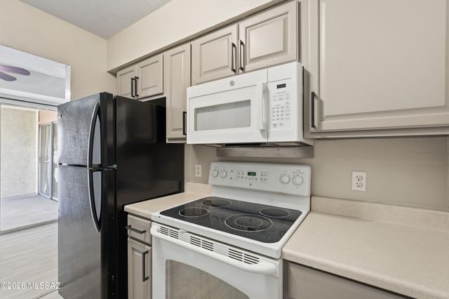 1600 N Wilmot Rd Unit 202, Tucson, AZ 85712
