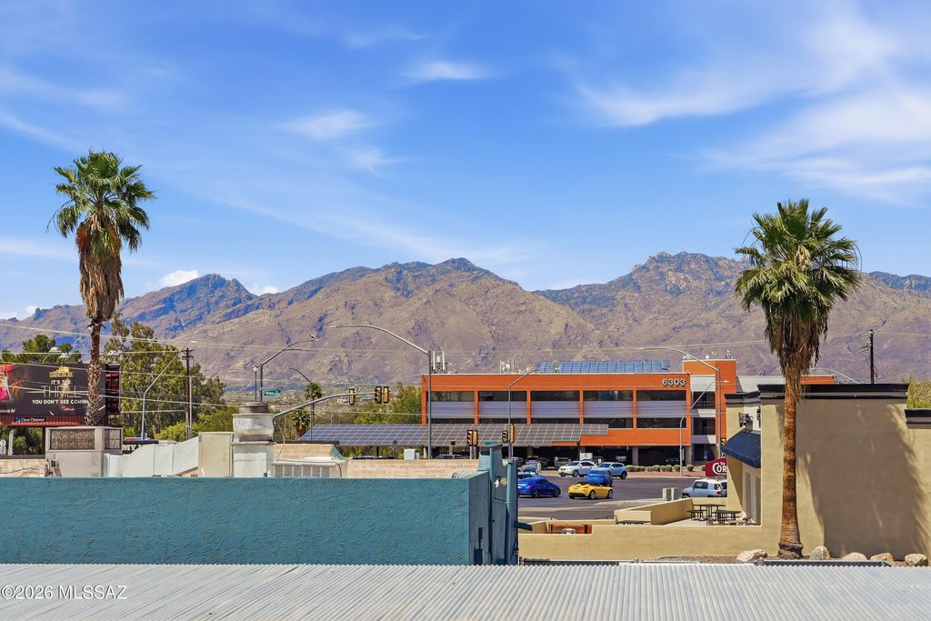 1600 N Wilmot Rd Unit 202, Tucson, AZ 85712