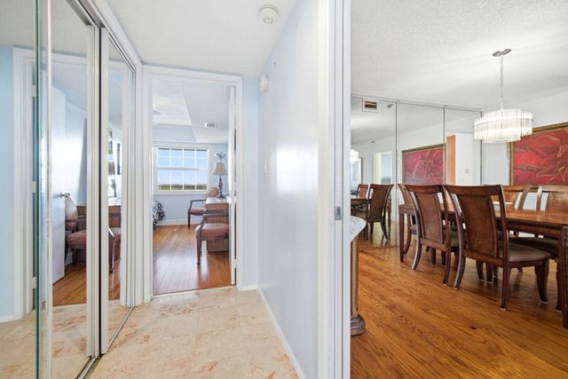 3507 Oaks Way 911, Pompano Beach, FL 33069