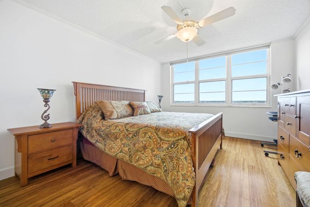 3507 Oaks Way 911, Pompano Beach, FL 33069