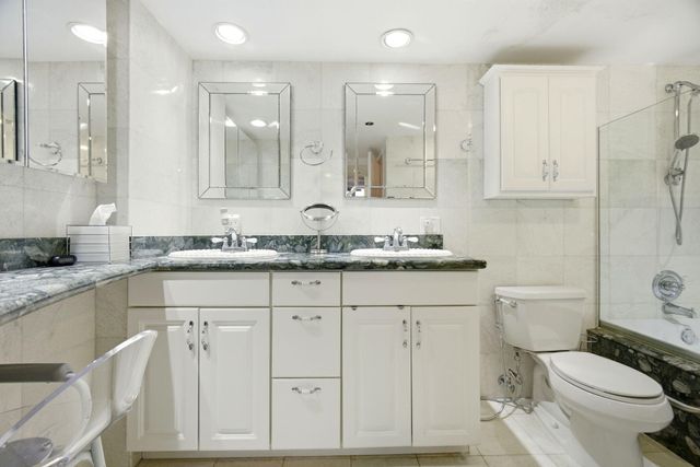 3507 Oaks Way 911, Pompano Beach, FL 33069