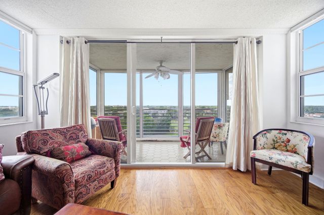 3507 Oaks Way 911, Pompano Beach, FL 33069