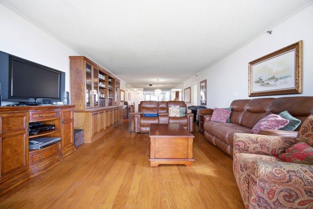 3507 Oaks Way 911, Pompano Beach, FL 33069