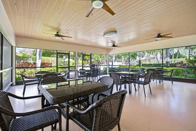 3507 Oaks Way 911, Pompano Beach, FL 33069