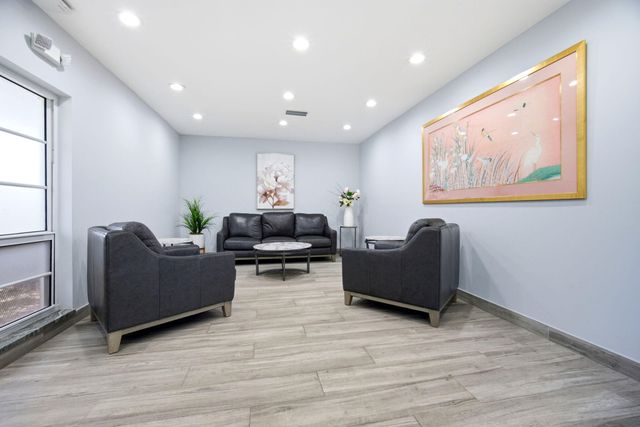 3507 Oaks Way 911, Pompano Beach, FL 33069