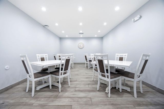 3507 Oaks Way 911, Pompano Beach, FL 33069