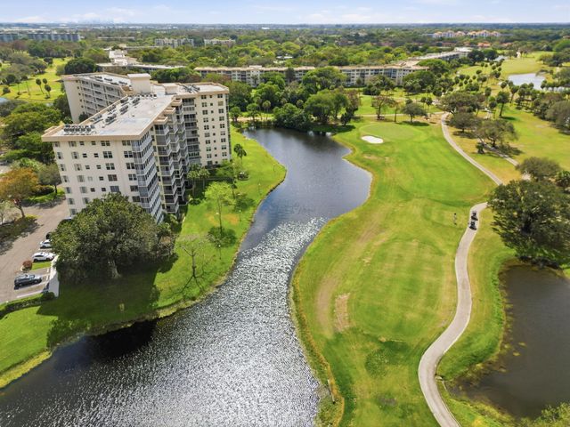3507 Oaks Way 911, Pompano Beach, FL 33069