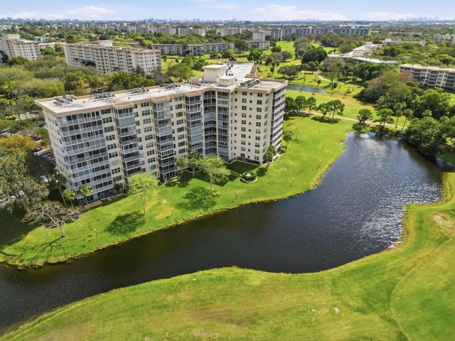 3507 Oaks Way 911, Pompano Beach, FL 33069