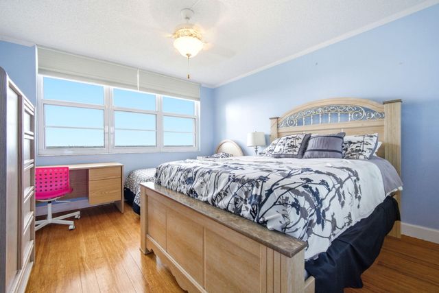 3507 Oaks Way 911, Pompano Beach, FL 33069