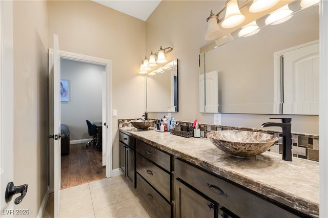 372 Beesley Drive, Las Vegas, NV 89110