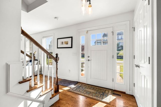 22 Overlook Dr, Danvers, MA 01923
